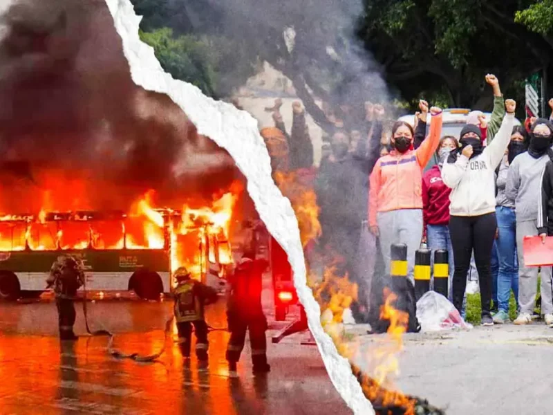 En manifestación, normalistas de Teteles quemaron camiones RUTA y retuvieron a chofer; exigen cambio de directivos