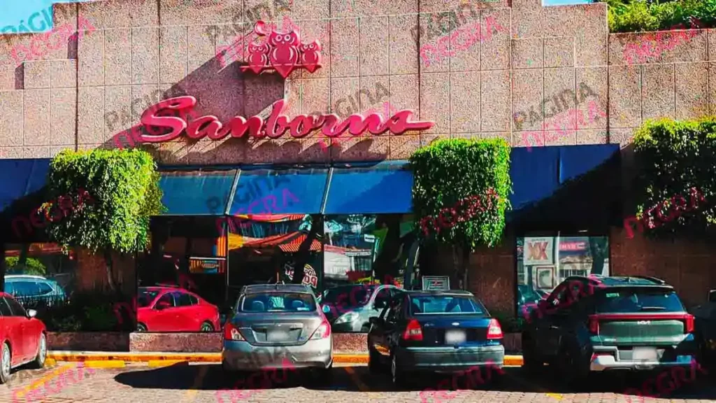 Delincuentes asaltaron Sanborns de Huexotitla, Puebla; robaron 65 mil pesos en joyería