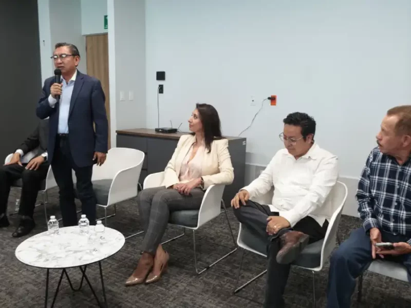 Realizan en el Congreso conversatorio sobre la “Historia del chile en nogada”