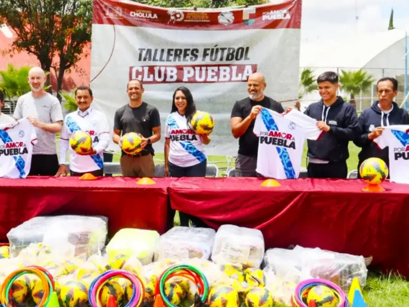 Inaugura Tonantzin Fernández talleres de fútbol del Club Puebla en San Pedro Cholula