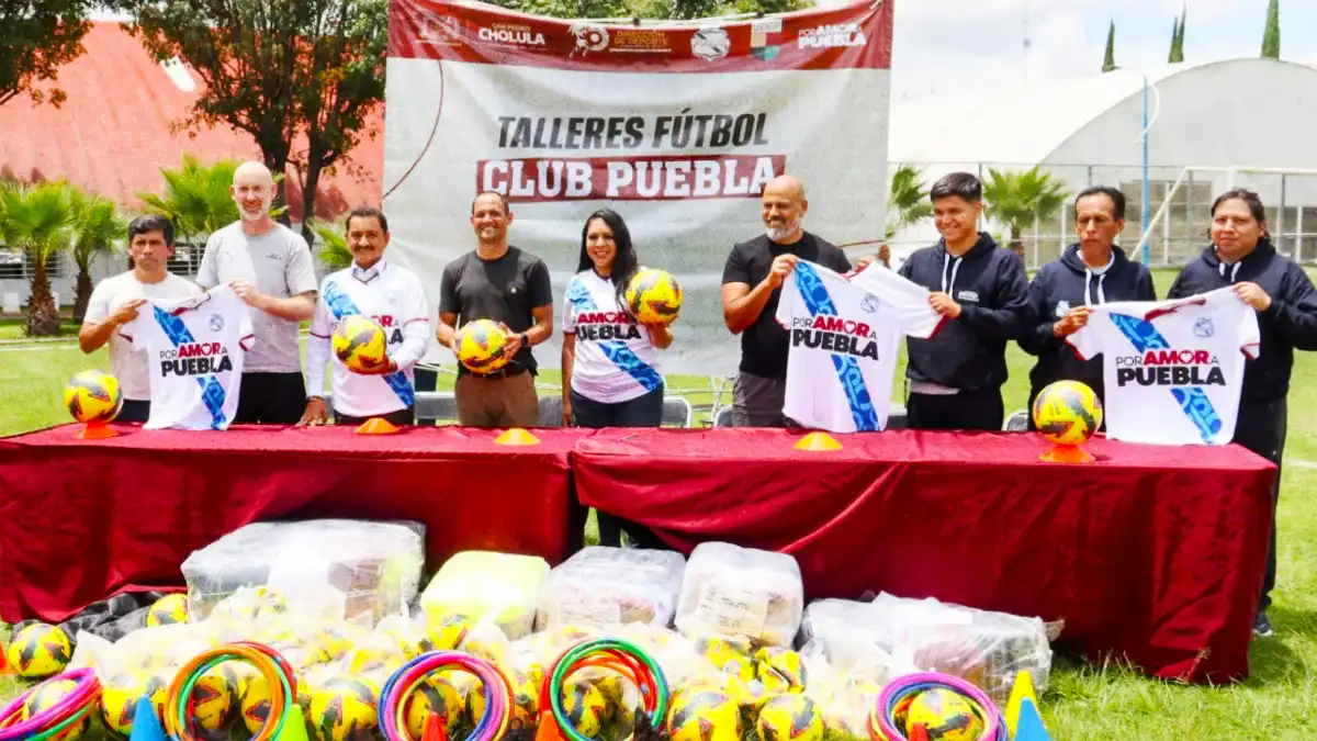Inaugura Tonantzin Fernández talleres de fútbol del Club Puebla en San Pedro Cholula