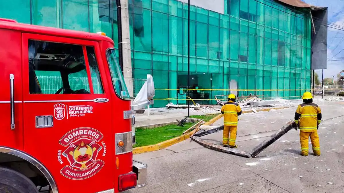 CIS Cuautlancingo colapsa por falta de mantenimiento; trabajadores evacúan de emergencia
