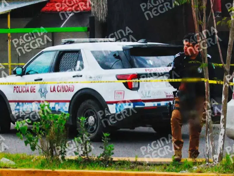 Matan a hombre y hieren a otro en autolavado de Puebla; víctima tenía historial por fraude