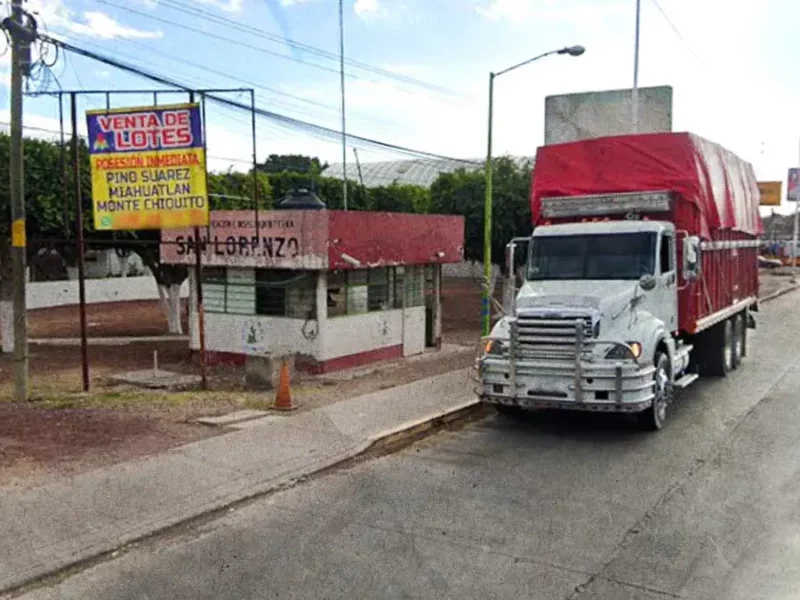 Ambulantes acusan a vendedora de controlar caseta de cobro en Teotipilco con violencia 