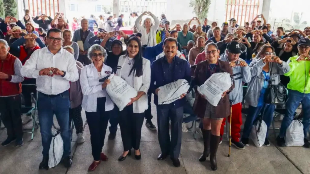 Sensibilidad y compromiso: Gobierno de Tonantzin Fernández entrega apoyos alimentarios a sectores vulnerables