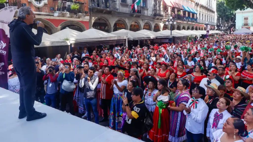 Encabeza Pepe Chedraui activación física masiva por Fiestas Patrias 2025