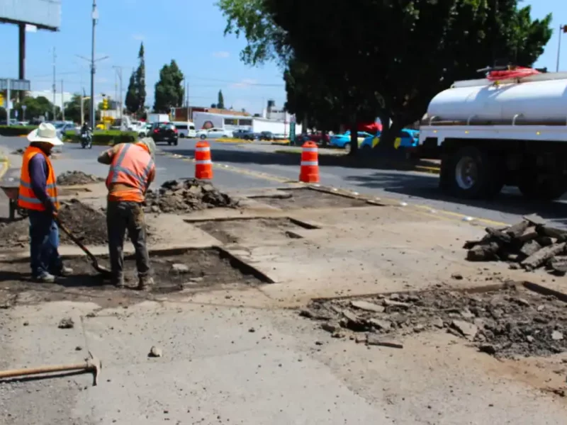 Supervisa Tonantzin Fernández obras de bacheo en San Pedro Cholula
