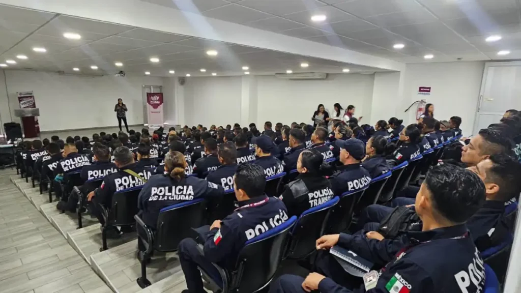Gobierno de la Ciudad capacita a policías en aplicación de órdenes de protección a niñas, adolescentes y mujeres