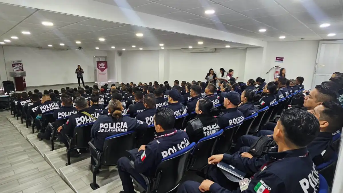 Gobierno de la Ciudad capacita a policías en aplicación de órdenes de protección a niñas, adolescentes y mujeres