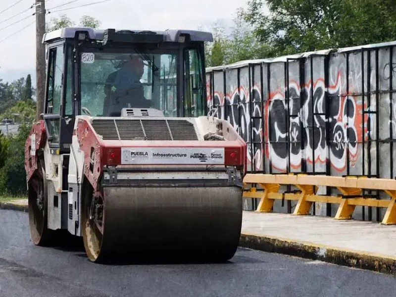 Ayuntamiento de Puebla pagará sueldos de trabajadores que realicen pavimentación de calles con maquinaría estatal 