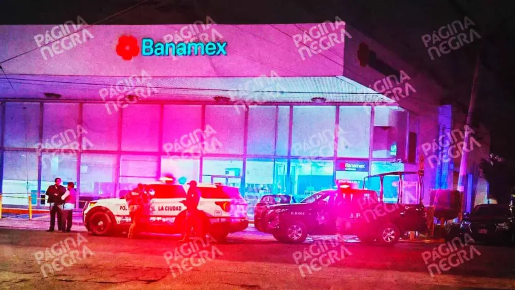 Hombre murió por infarto en el estacionamiento de Banamex El Mirador, Puebla