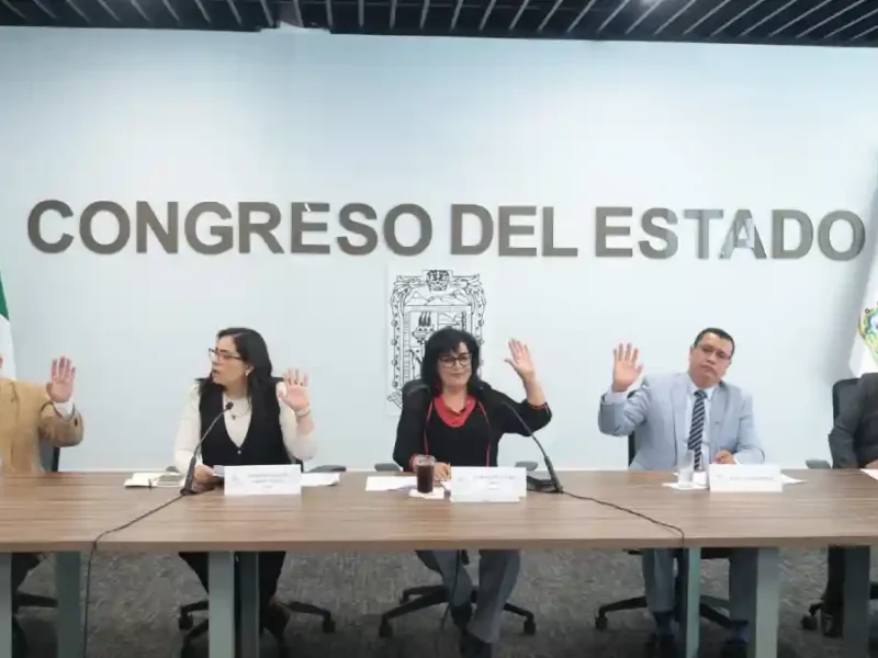 Avalan en Comisión del Congreso iniciativa para promover la inclusión de mujeres conductoras en el transporte público