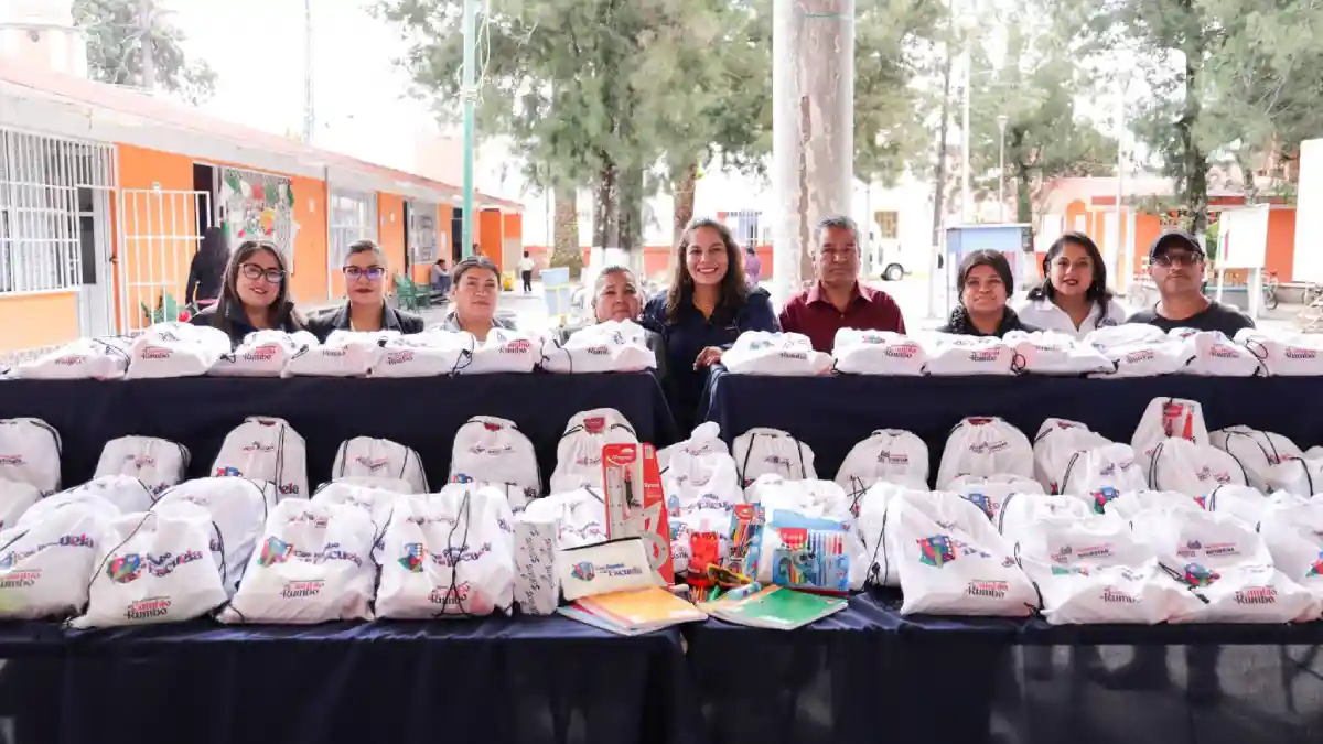 Garantiza Lupita Cuautle útiles escolares para todas y todos los estudiantes de primaria