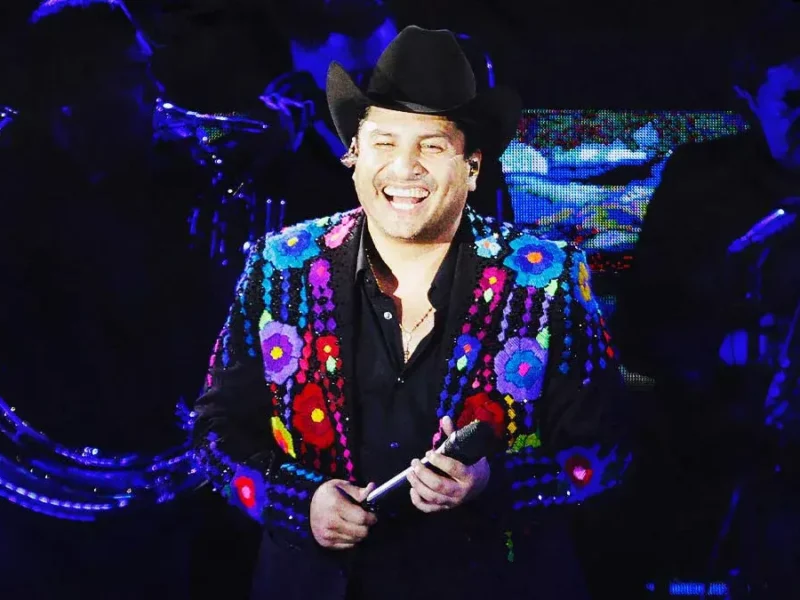 Anuncian transporte nocturno tras el concierto gratuito de Julión Álvarez en Puebla