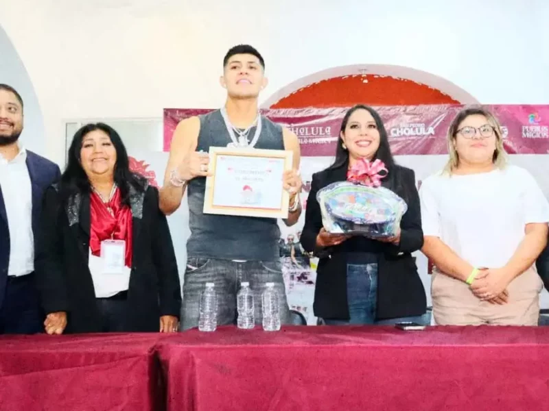 El Bogueto estrena canciones inéditas durante su concierto en San Pedro Cholula
