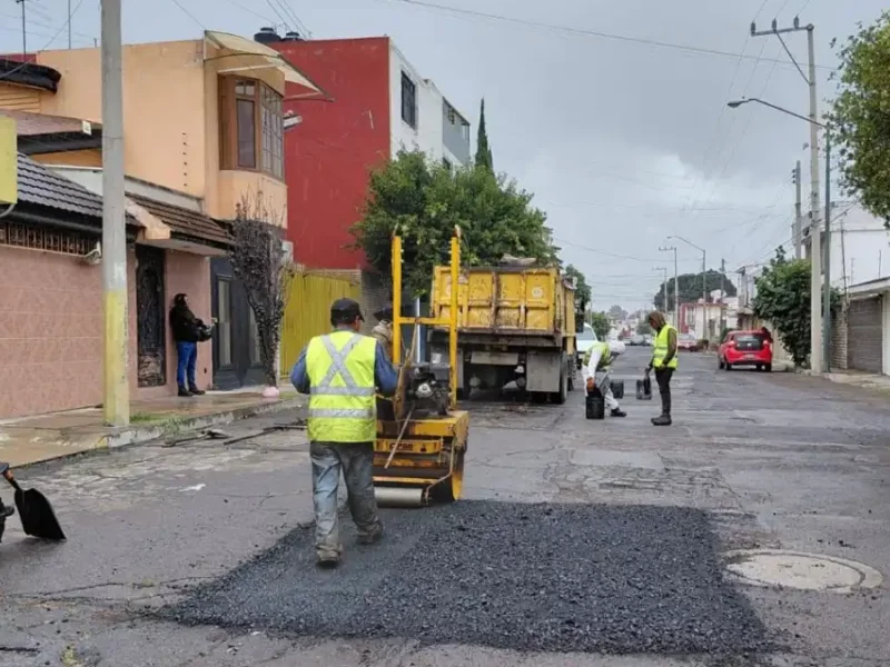 Atiende nuevos puntos de la ciudad la Campaña Capitalina Bacheando Puebla