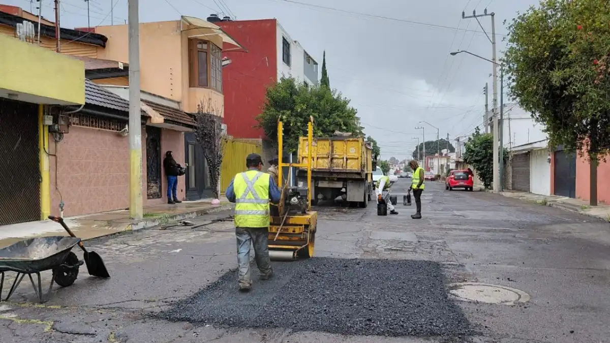 Atiende nuevos puntos de la ciudad la Campaña Capitalina Bacheando Puebla