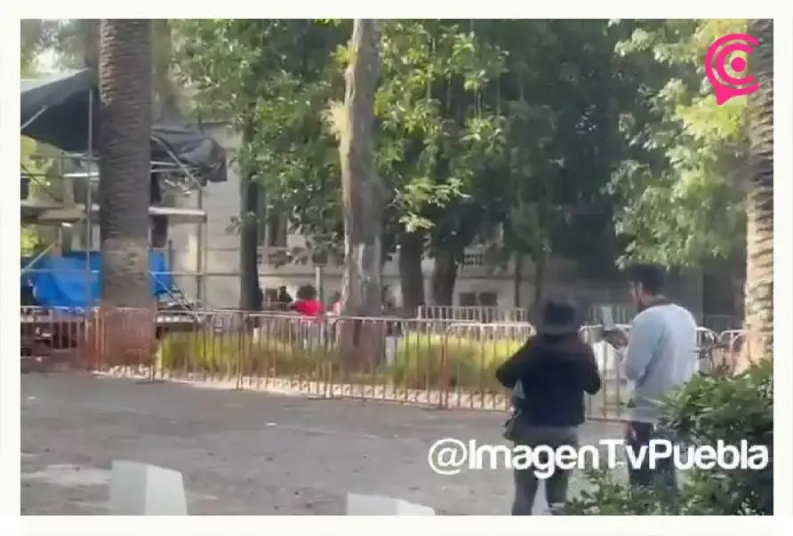 Julión Álvarez desata locura en Puebla; fans acampan 15 horas antes del concierto