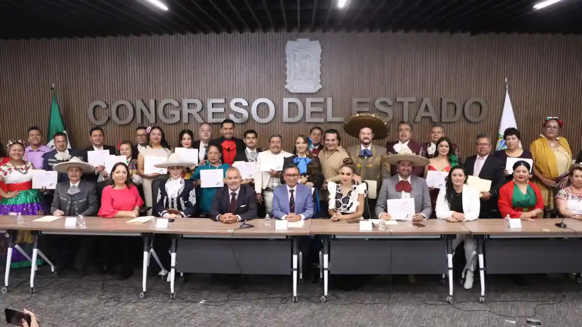 Reconocen en el Congreso del Estado a personas destacadas en la música y la danza mexicana