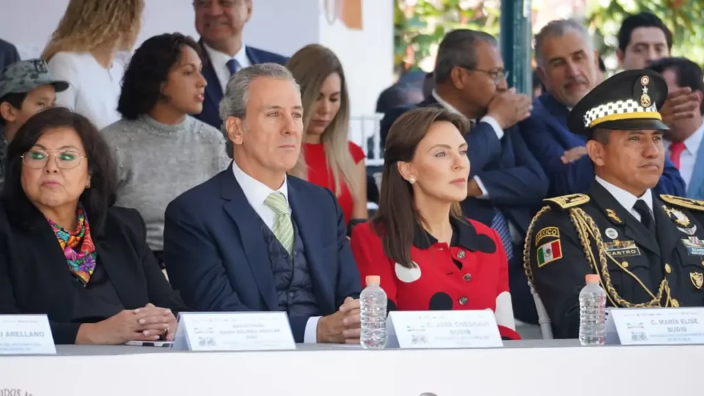 Asiste Pepe Chedraui al Desfile Cívico -Militar por el 215 Aniversario de la Independencia