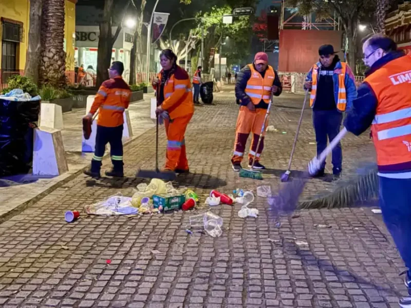 Refuerza OOSL acciones de limpieza tras el desfile y celebraciones patrias en la capital