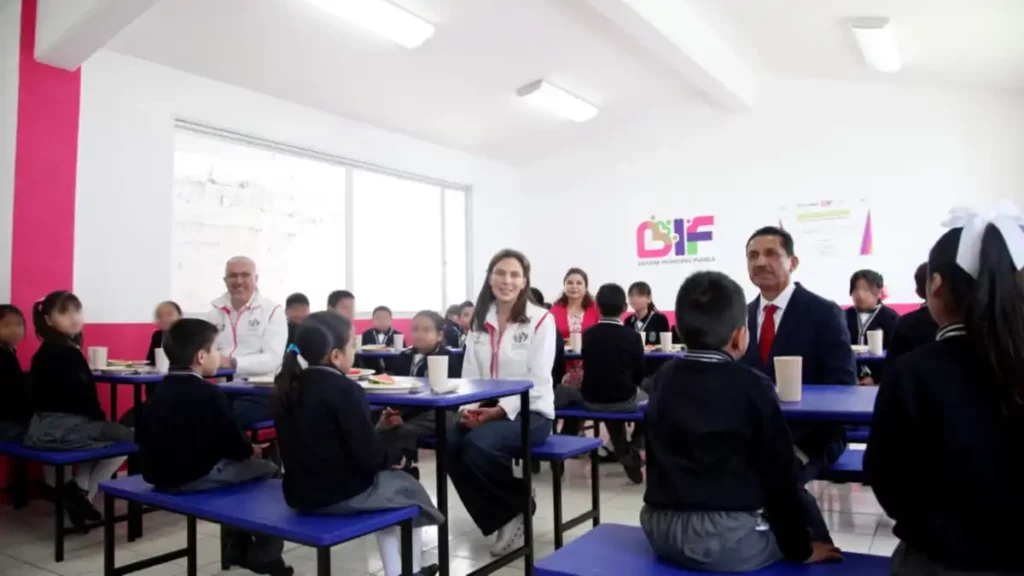 Inaugura MariElise Budib desayunador escolar en la Primaria Salvador Allende