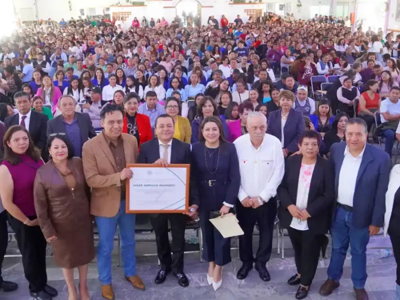 Promueve gobierno de Texmelucan capacitación de docentes a través de conferencia impartida por Marx Arraiga