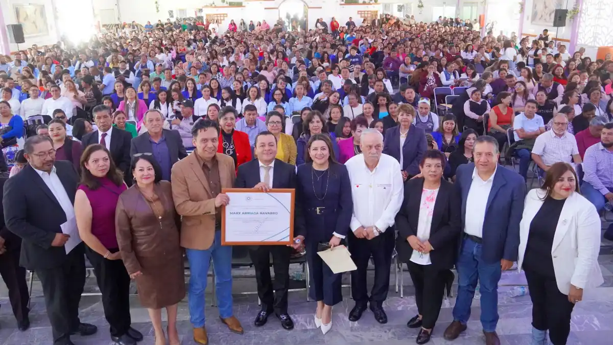Promueve gobierno de Texmelucan capacitación de docentes a través de conferencia impartida por Marx Arraiga