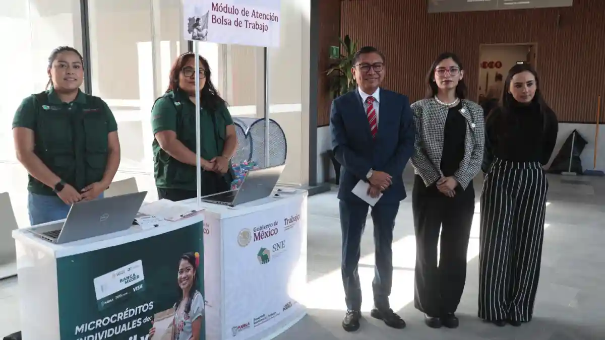 Instalan en Congreso del Estado módulos de empleo y apoyo a la mujer