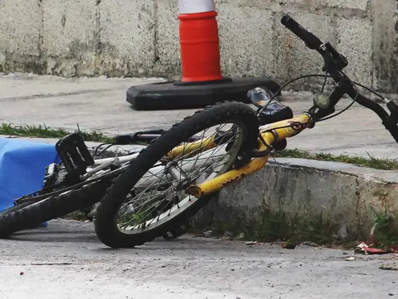 Ciclista de la tercera edad murió impactada por una motocicleta en Chietla, Puebla