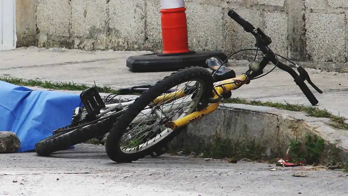 Ciclista de la tercera edad murió impactada por una motocicleta en Chietla, Puebla