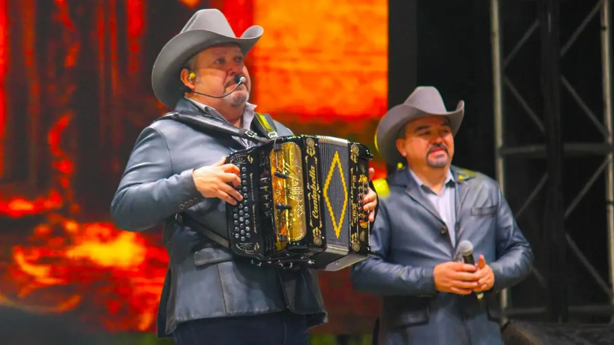 Grupo Pesado conquista la Feria Patronal de Huejotzingo 2025 con un concierto inolvidable