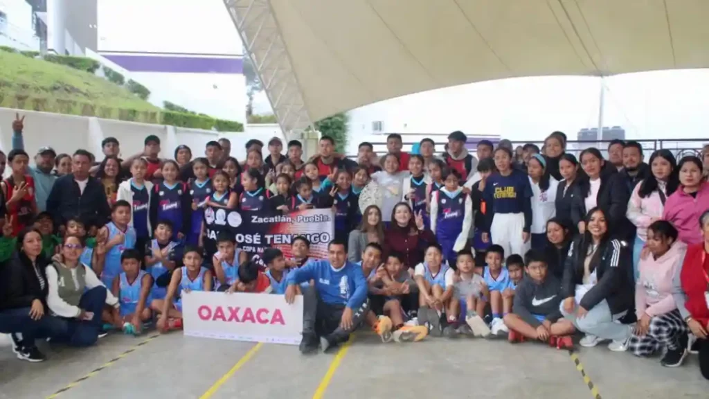 Inauguran Copa Nacional Indígena Oscar “Diablo” Castellanos de baloncesto en Zacatlán