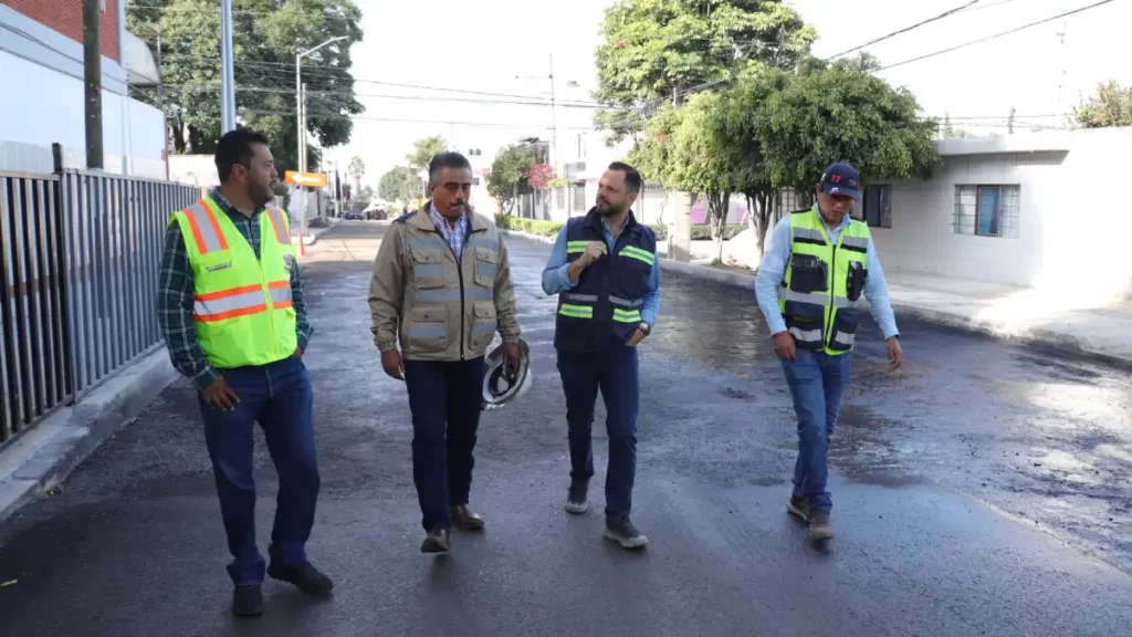 Impulsa Gobierno de la Ciudad mantenimiento vial en la colonia Aquiles Serdán