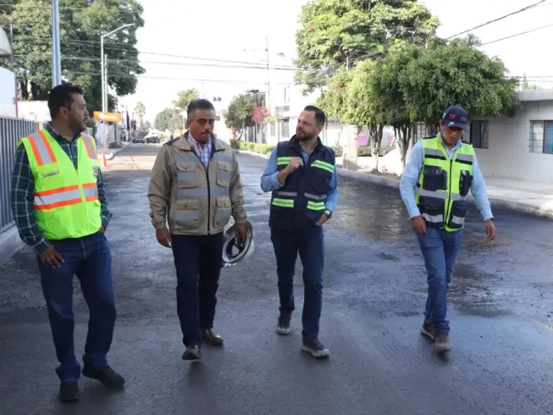 Impulsa Gobierno de la Ciudad mantenimiento vial en la colonia Aquiles Serdán