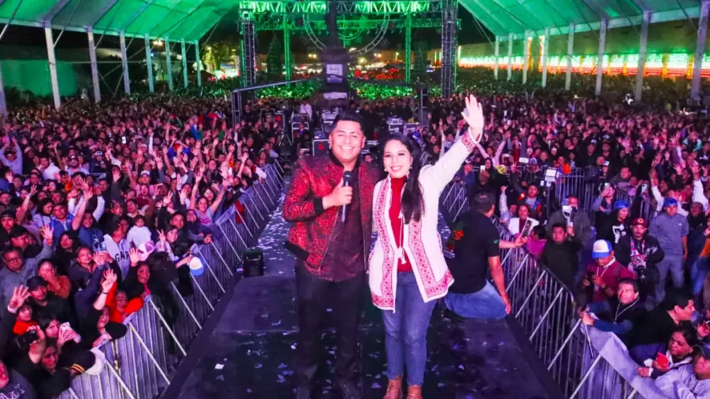 Miles de asistentes disfrutaron de la Plaza de la Concordia con Jaime Guzmán y su “Sonido Famoso”