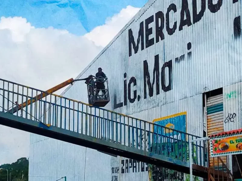 Borran nombre de Mario Marín del mercado de San Francisco Totimehuacán, Puebla 