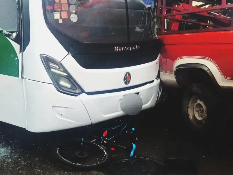 Choque de unidad de RUTA Puebla en zona de la CAPU deja nueve personas lesionadas