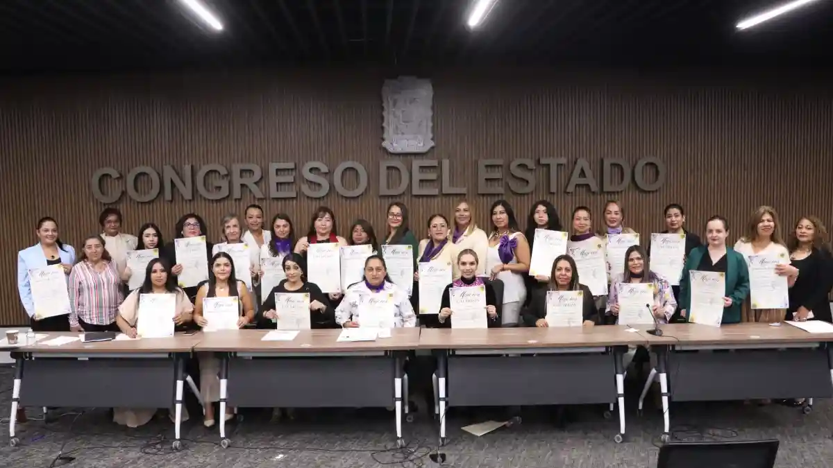 Congreso del Estado fue sede del 3er aniversario del colectivo Por las Mujeres de Puebla