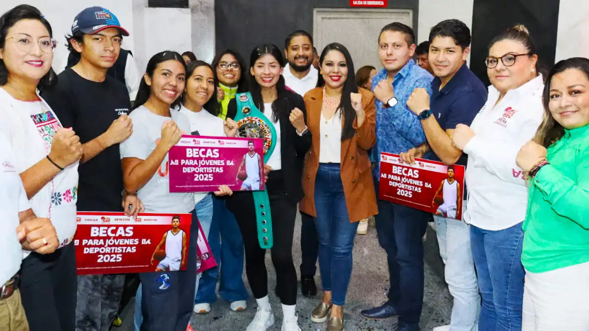 En compañía de Gaby “La Bonita” Sánchez, Tonantzin Fernández entrega becas a jóvenes deportistas y universitarios