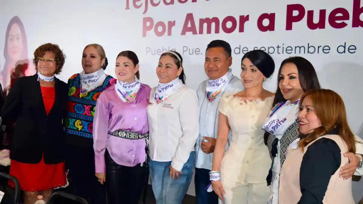 Zacatlán se suma a las Tejedoras de la Patria “Por amor a Puebla”