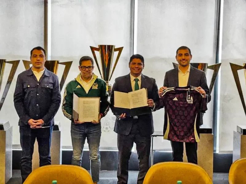 Omar Muñoz firma convenio de colaboración con la FEMEXFUT