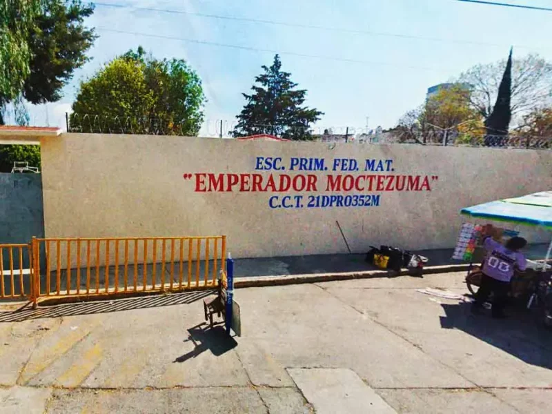 Familia Michoacana deja narcomanta  dedicada a Simitrio en escuela Emperador Moctezuma de Puebla