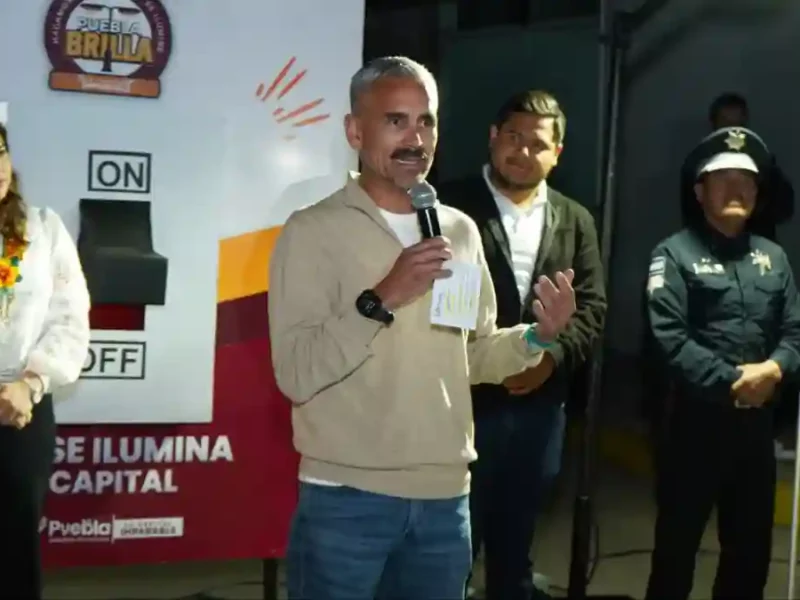 Inaugura Gobierno de Pepe Chedraui iluminación con tecnología LED en la colonia del Valle