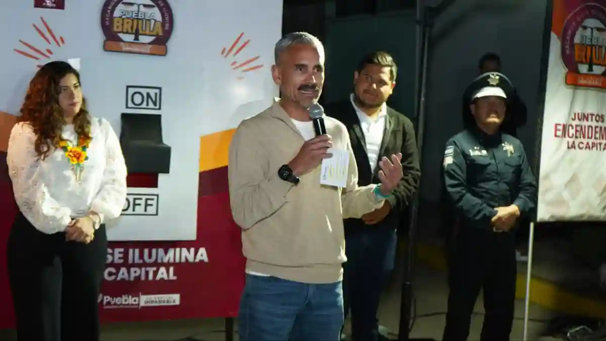 Inaugura Gobierno de Pepe Chedraui iluminación con tecnología LED en la colonia del Valle