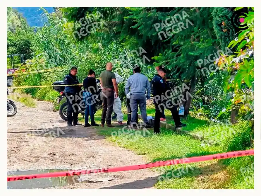 Encuentran hombre emplayado y atado junto a barranca en El Salvador, Puebla; víctima aún no identificada