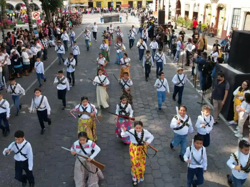 Ariadna Ayala convoca a participar en el Desfile Cívico por el CXV aniversario de la Revolución Mexicana en Atlixco