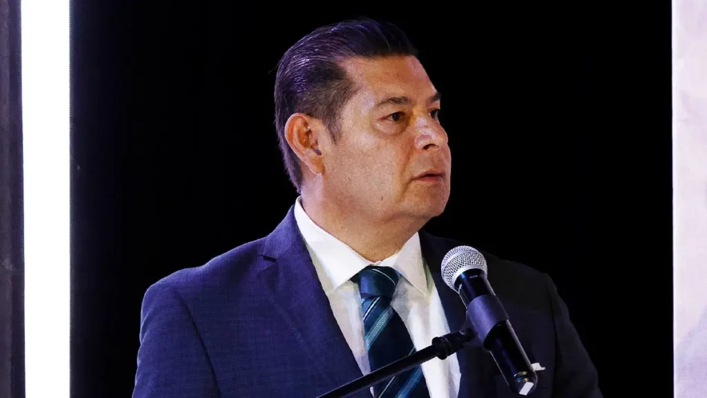 Alejandro Armenta anuncia pavimentación histórica de cinco mil calles en Puebla para 2025