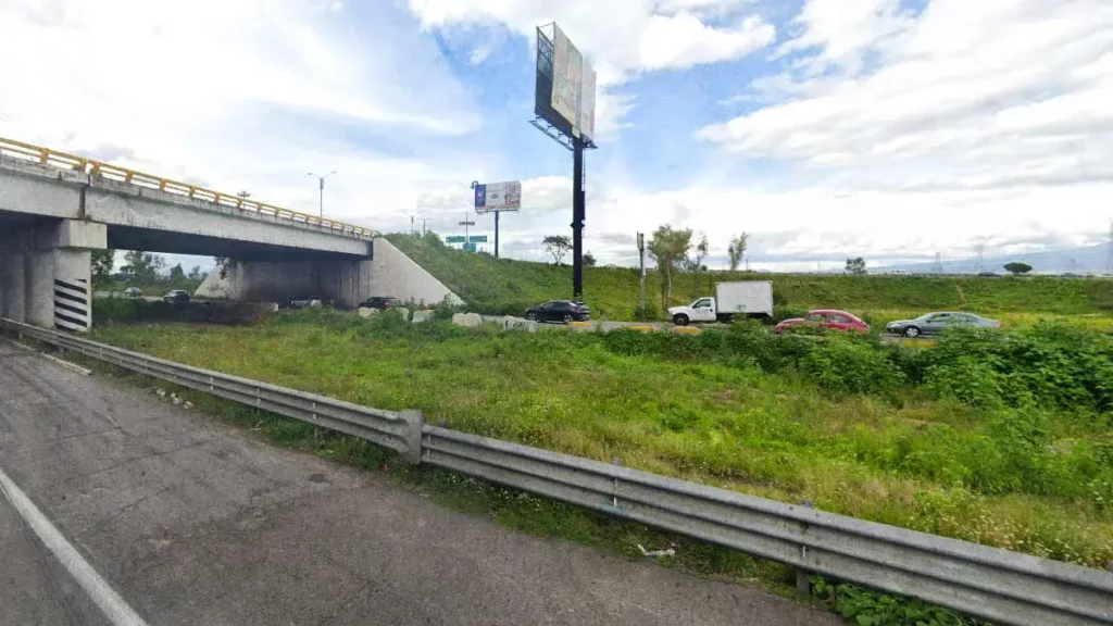 Colocarán publicidad de los 217 municipios poblanos en bajo puente de la autopista México-Puebla