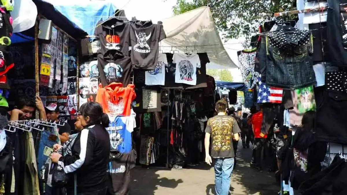 Tianguis Cultural El Chopo en Ciudad de México celebra 45 años de historia